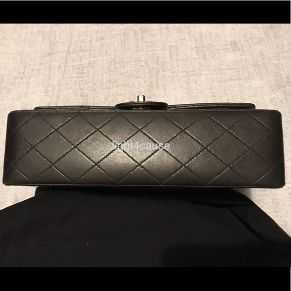 SOLD!! Vintage CHANEL Classic Double Flap Lambskin Medium - Picture 4 of 8